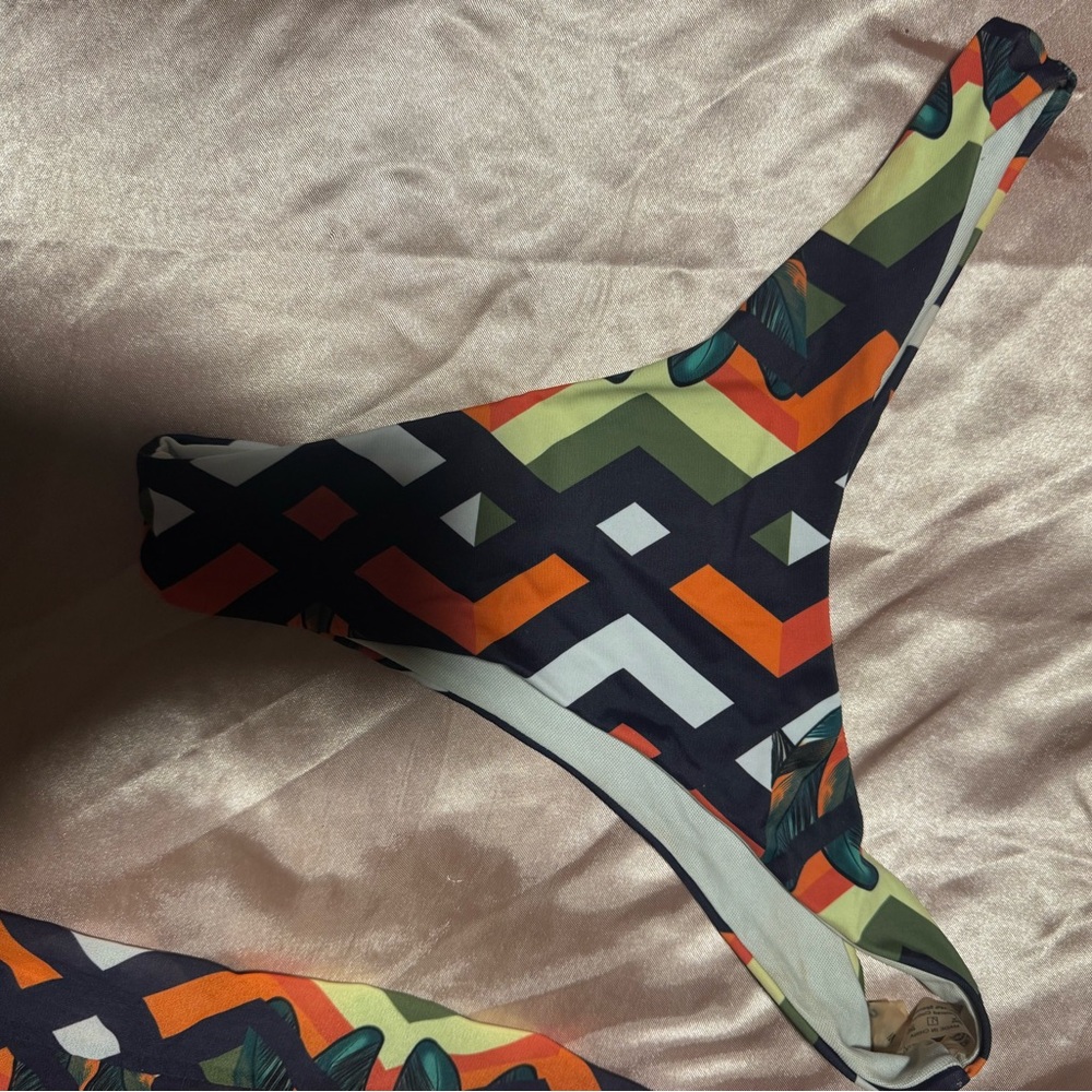Bathing suits bundle - Picture 2 of 14